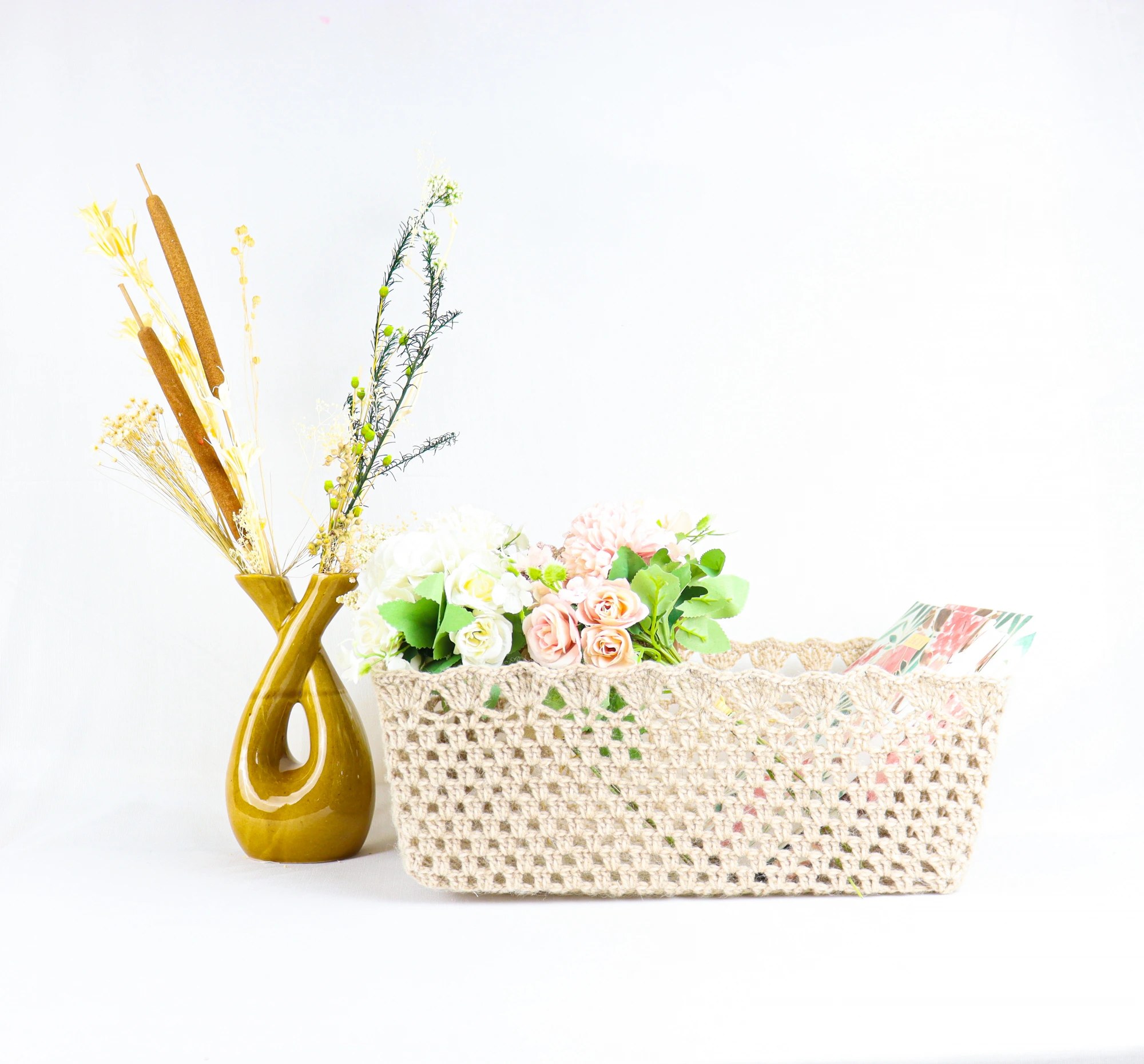 Ciconia — raw shoot frame, crochet basket with dried florals