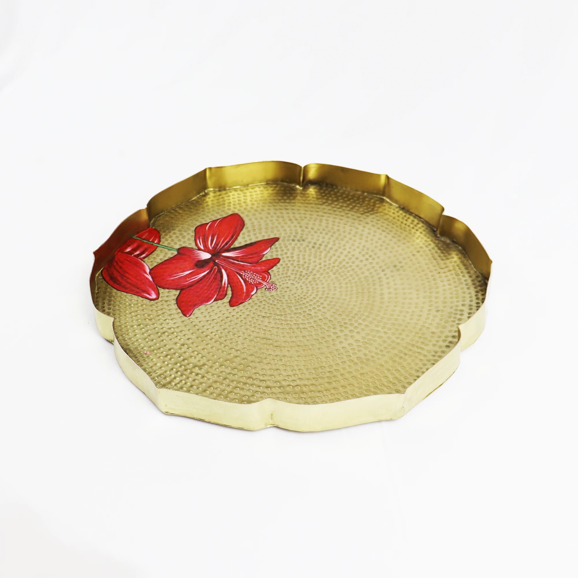 Ciconia — raw shoot frame, gold tray with hibiscus